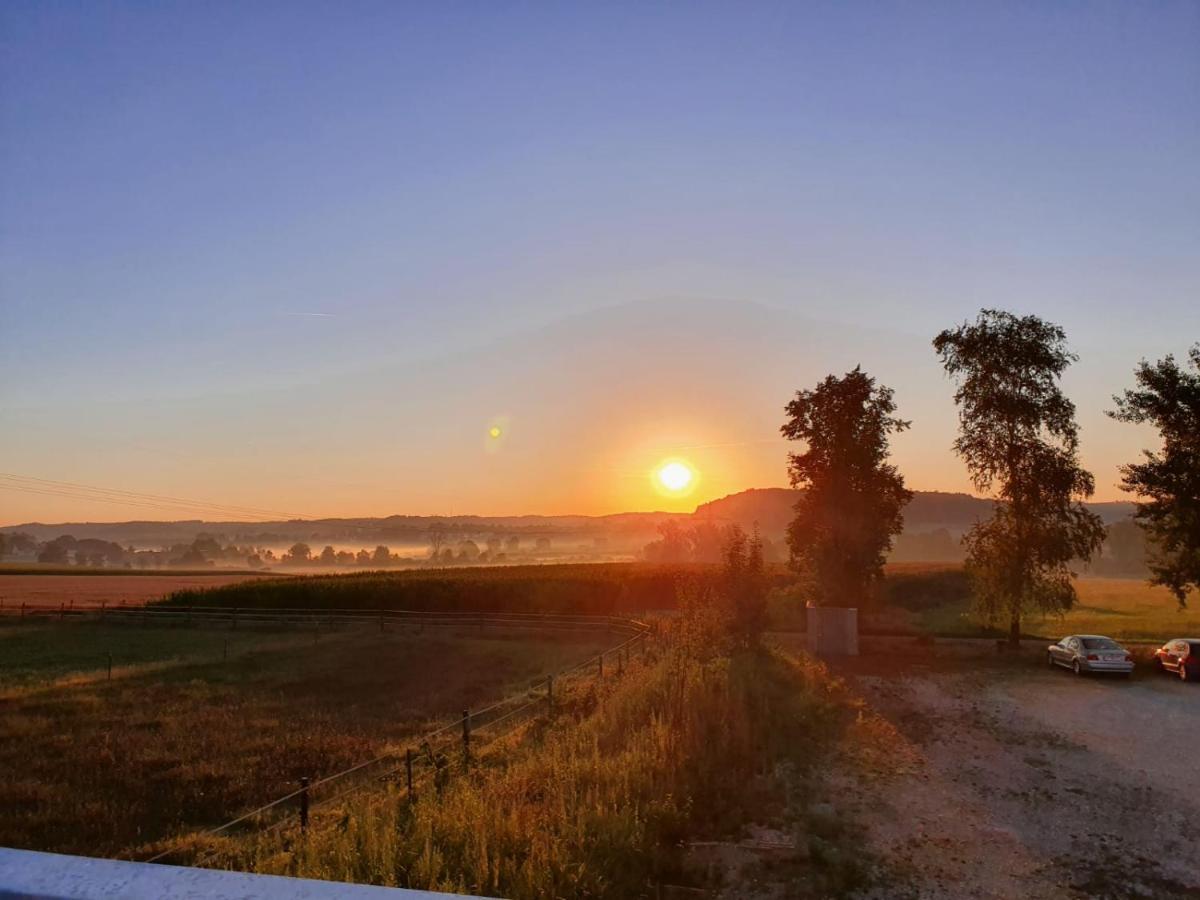 Bett'N Glueck - Uebernachtung & Fruehstueck Bed and Breakfast Zusmarshausen Εξωτερικό φωτογραφία